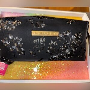 Vince Camuto NWT Black Rose Design Makup bag